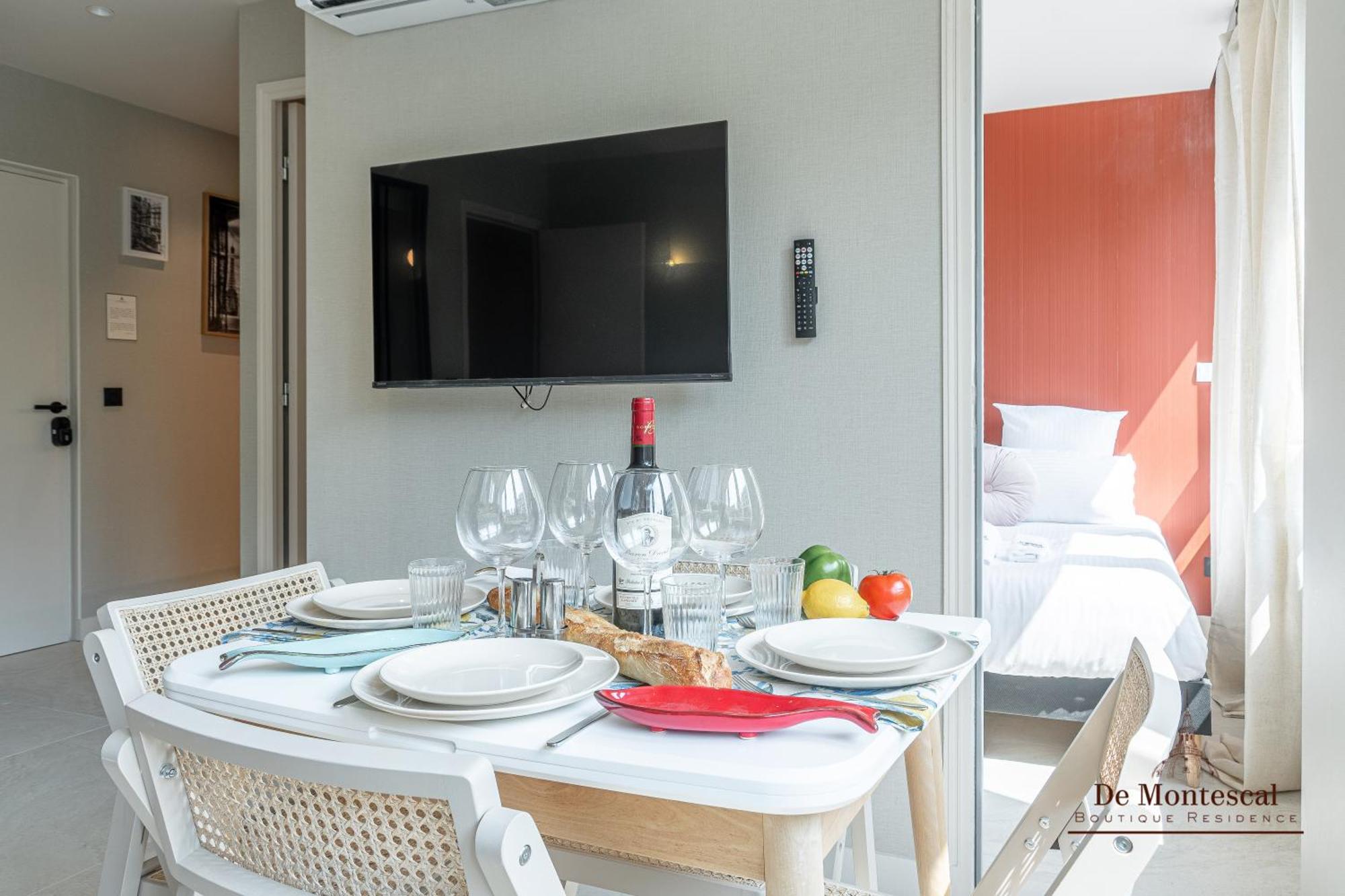 De Montescal - Hot Tub And Ac Cosy Apartment A Prime Location 40M2 Paris Eksteriør billede