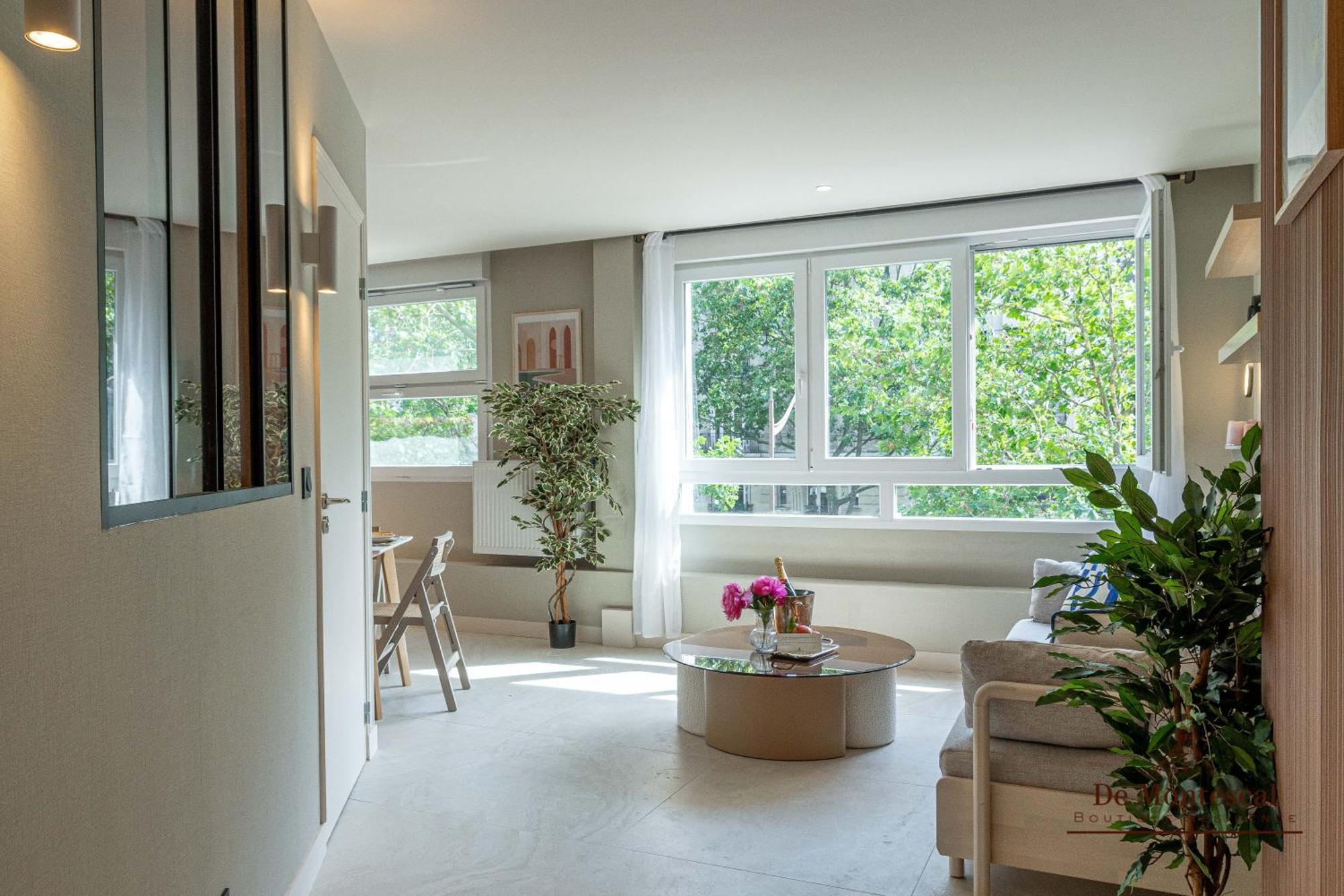 De Montescal - Hot Tub And Ac Cosy Apartment A Prime Location 40M2 Paris Eksteriør billede