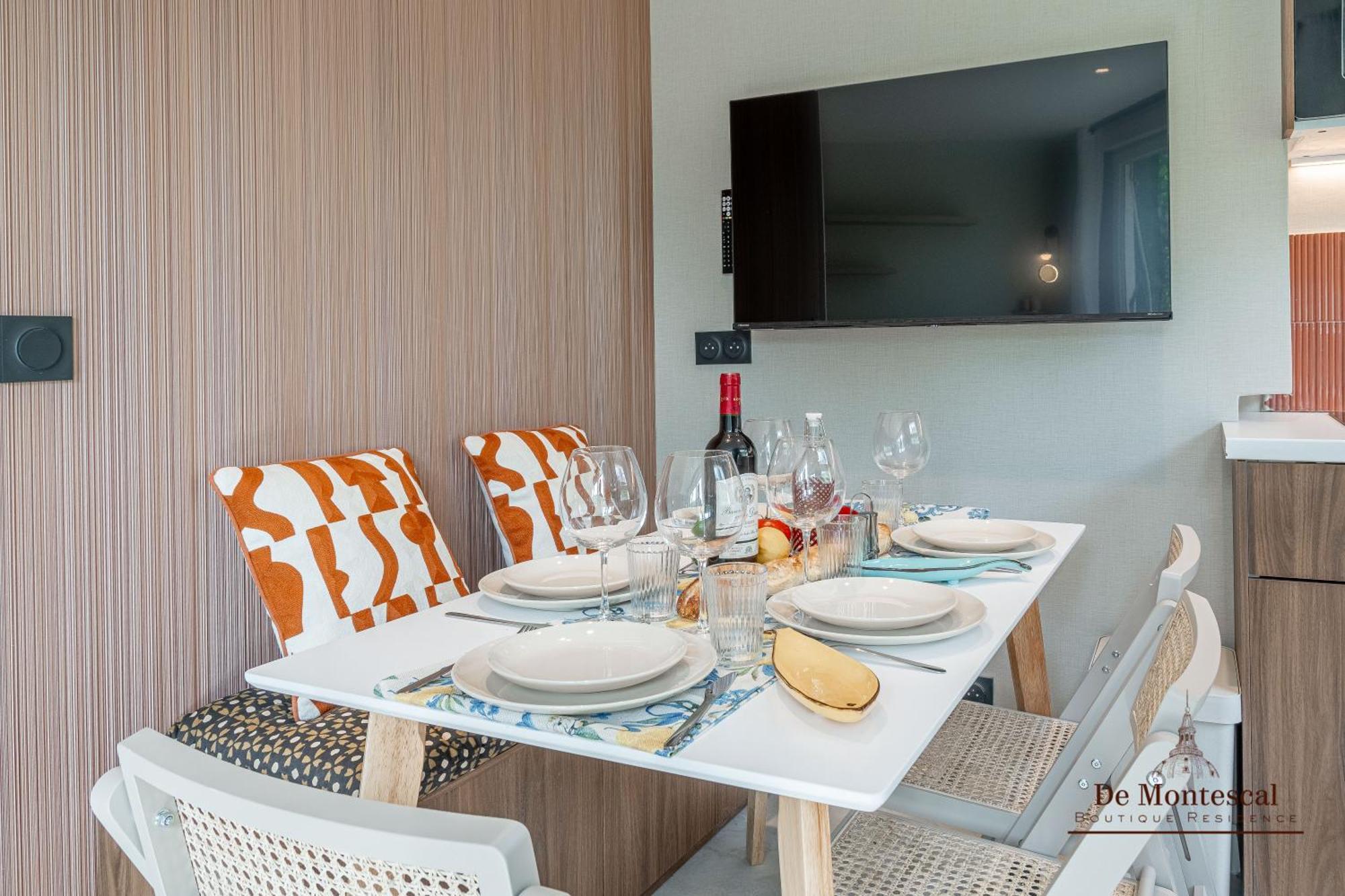 De Montescal - Hot Tub And Ac Cosy Apartment A Prime Location 40M2 Paris Eksteriør billede