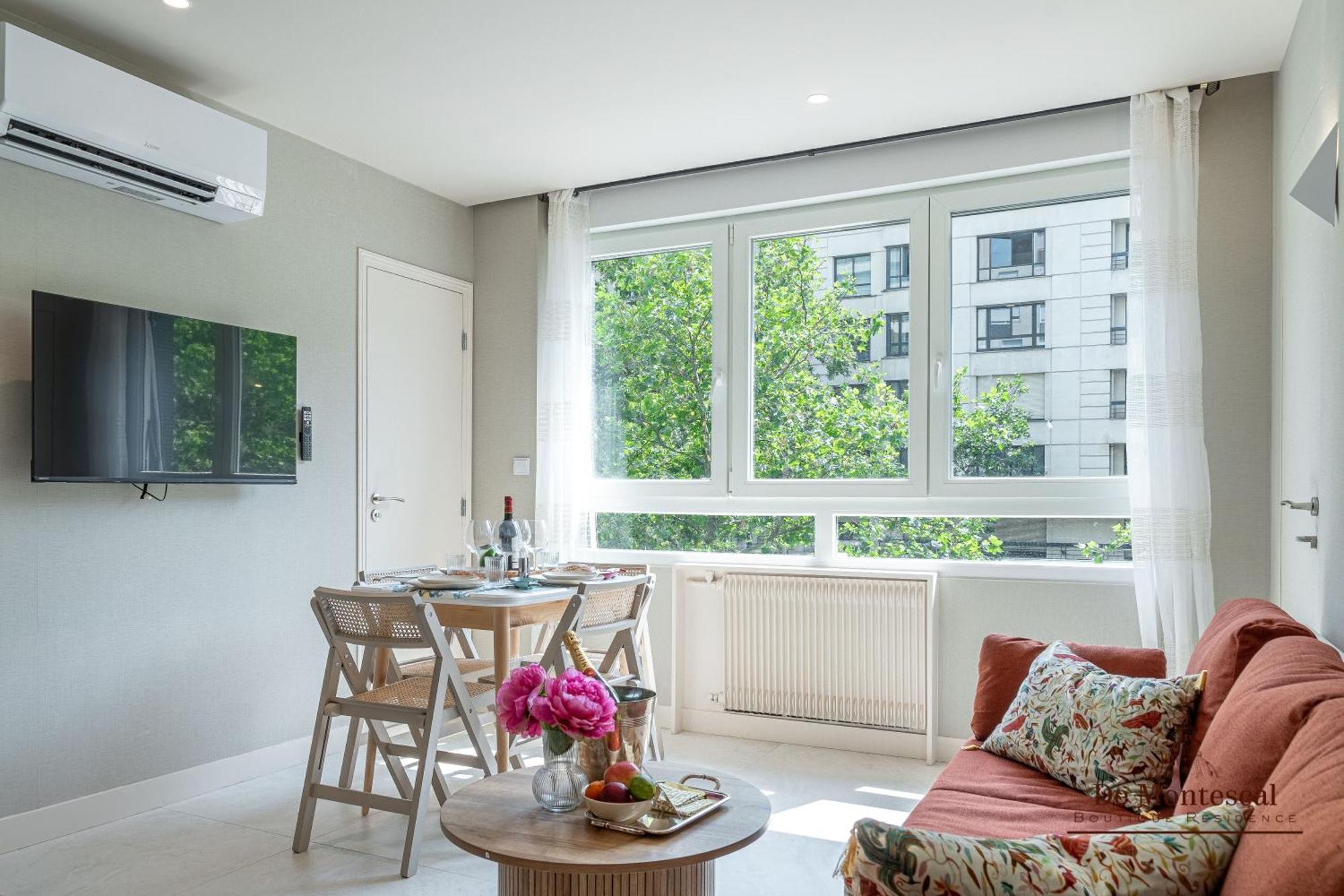 De Montescal - Hot Tub And Ac Cosy Apartment A Prime Location 40M2 Paris Eksteriør billede