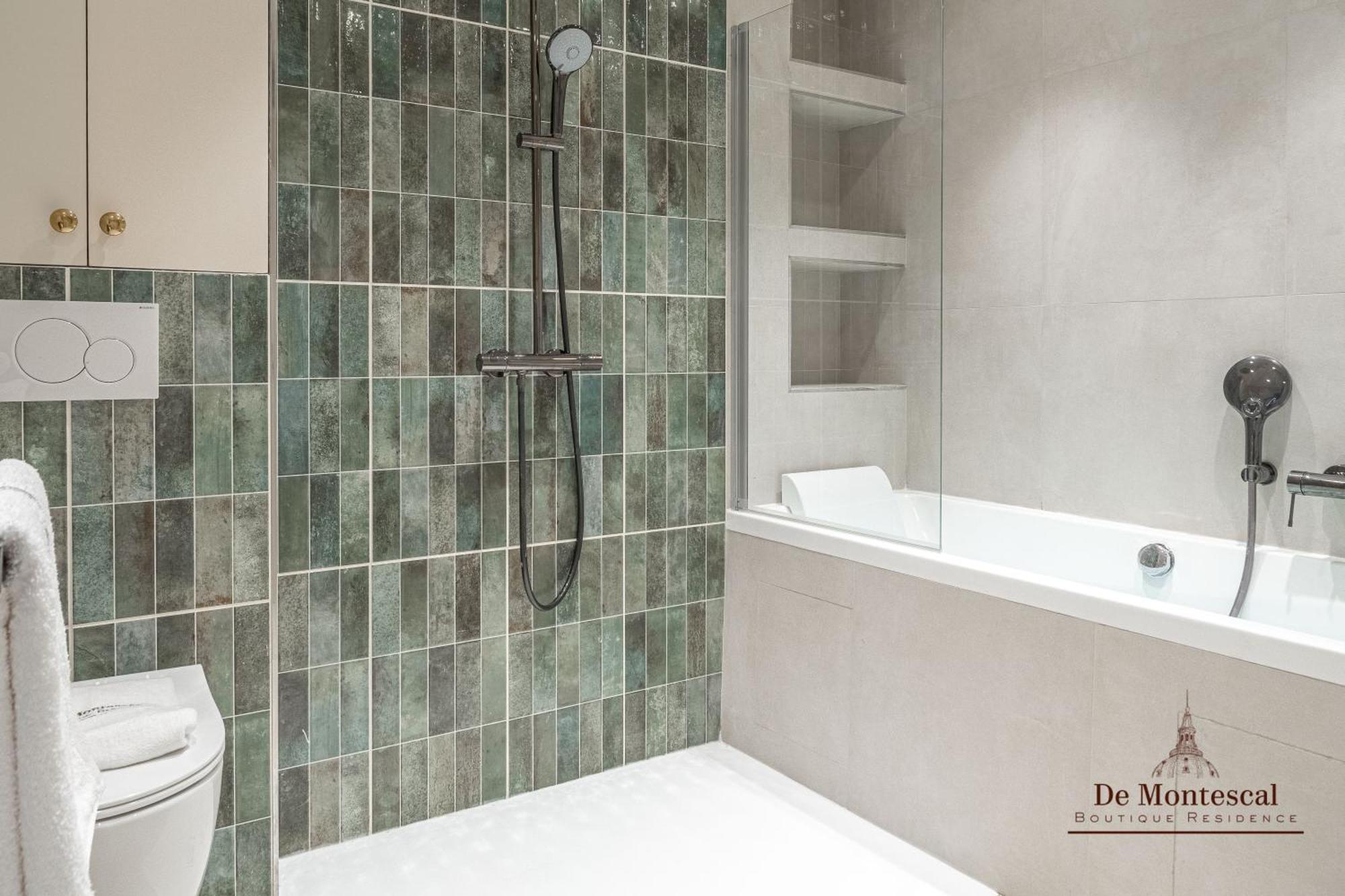 De Montescal - Hot Tub And Ac Cosy Apartment A Prime Location 40M2 Paris Eksteriør billede